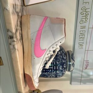 Nike Kids Sneakers - White and Pink